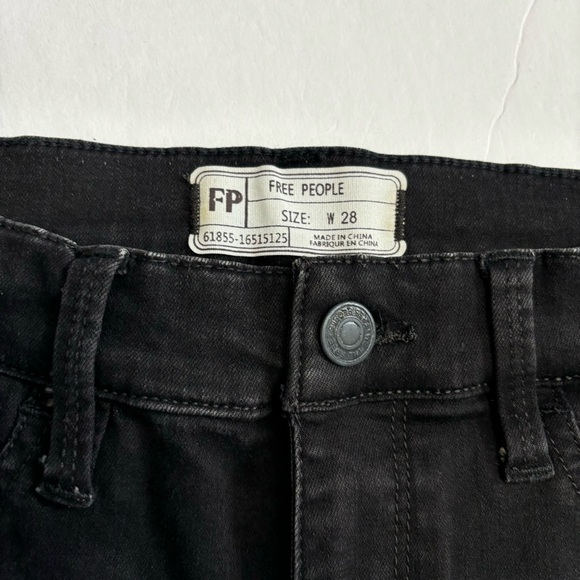Free People Skinny Jeans Womens 28 Destroyed Distressed Black 30” Inseam - Picture 2 of 11